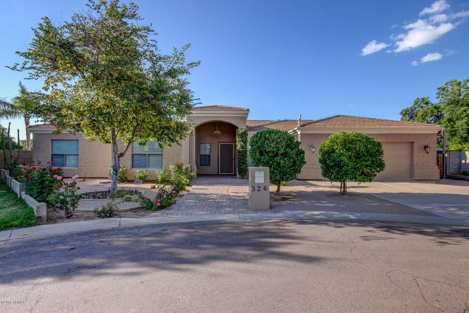 326 West Loma Lane Phoenix, AZ 85021 - Photo 2 of 48 Loma (2)