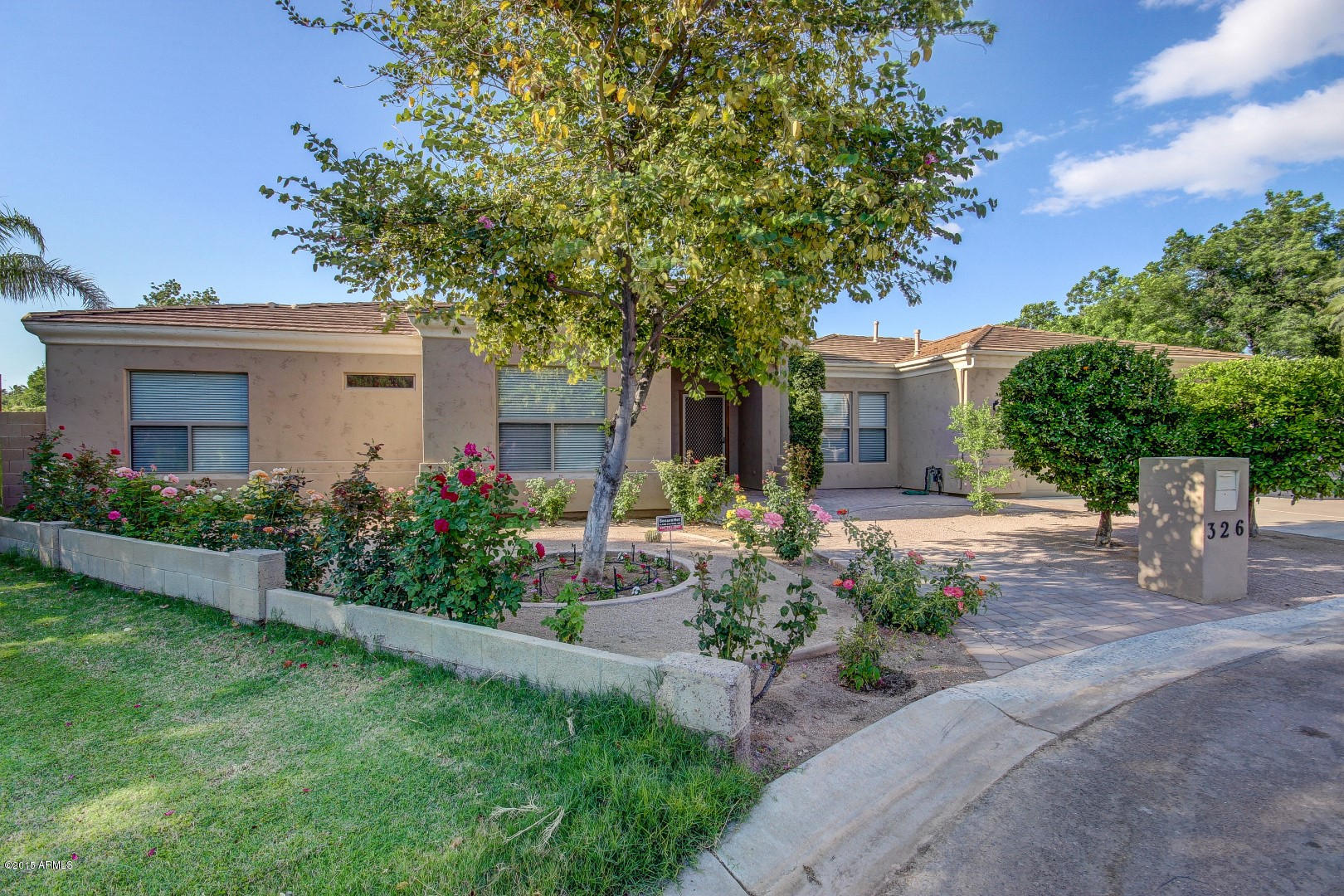 326 West Loma Lane Phoenix, AZ 85021 - Photo 3 of 48 Loma (3)