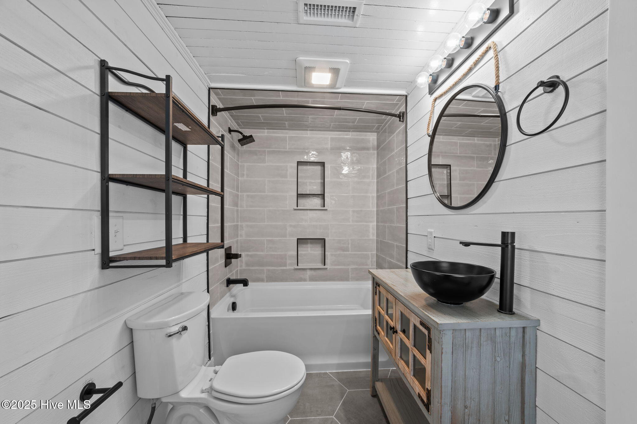 109 North Main Street Bath, NC 27808 - Photo 24 of 45 Upstairs bathroom