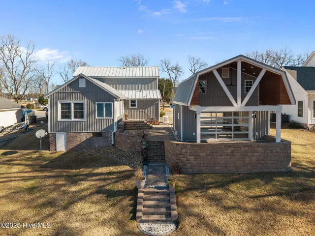 $750,000 | 109 North Main Street, Bath, NC 27808