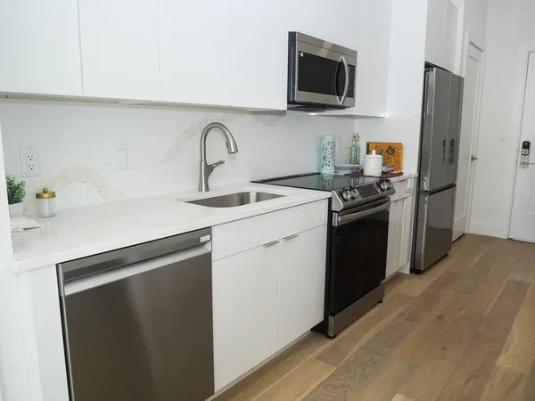 $2,750 | 38 Hichborn Street, Unit 201, Boston, MA 02135