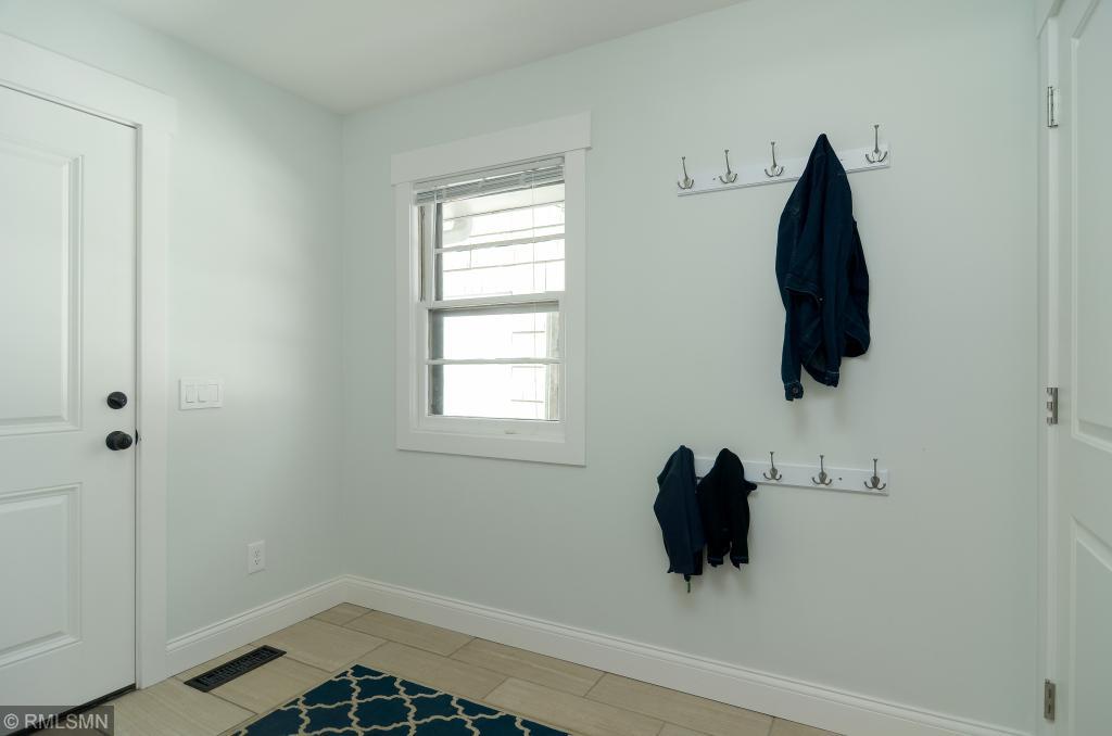4932 Mayview Road Minnetonka, MN 55345 - Photo 9 of 36 Gallery Image 9
