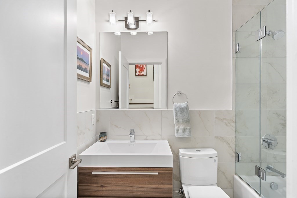 303 Sumner Street, Unit 3R Boston, MA 02128 - Photo 21 of 25