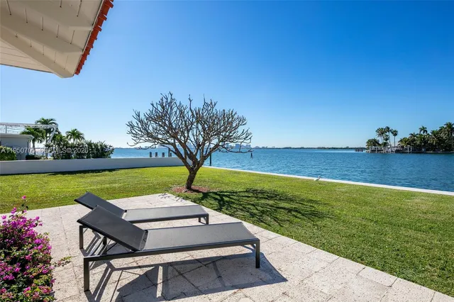 $9,995,000 | 7500 West Treasure Drive, North Bay Village, FL 33141