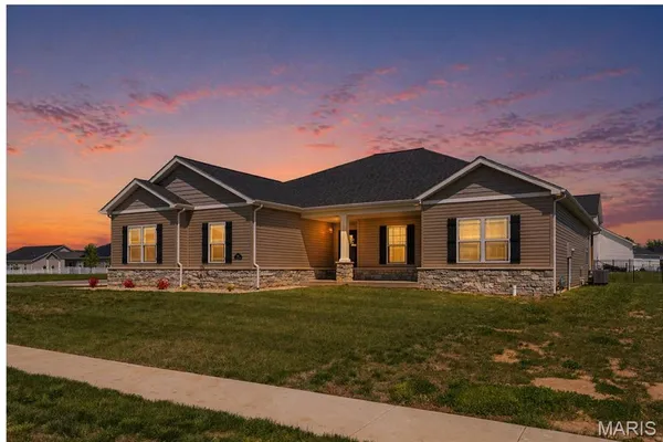 $555,000 | 1361 Dove Holw Circle, O'Fallon, IL 62269