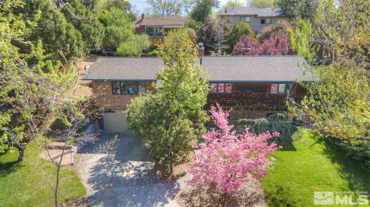 810 Whitaker Drive Reno, NV 89503 - Photo 4 of 39 Photo 5