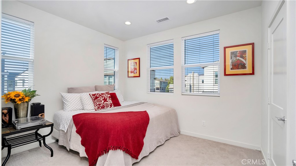 125 Allusion Irvine, CA 92618 - Photo 25 of 53