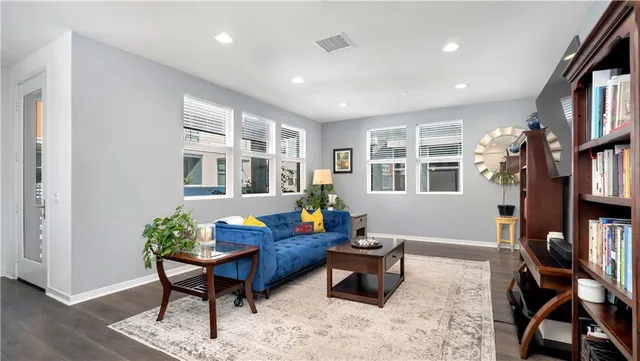 $1,225,000 | 125 Allusion, Irvine, CA 92618