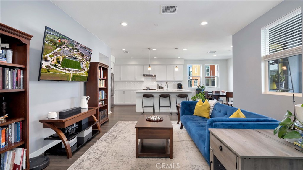 125 Allusion Irvine, CA 92618 - Photo 6 of 53