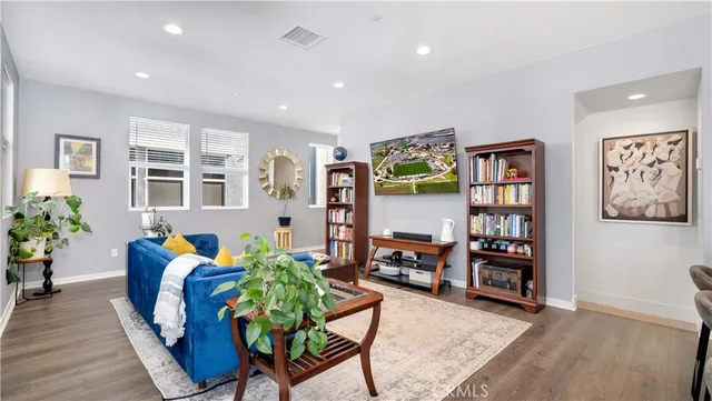 $1,225,000 | 125 Allusion, Irvine, CA 92618