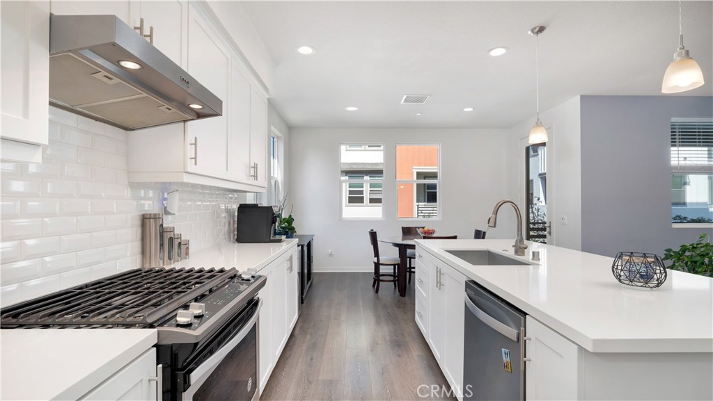 125 Allusion Irvine, CA 92618 - Photo 10 of 53