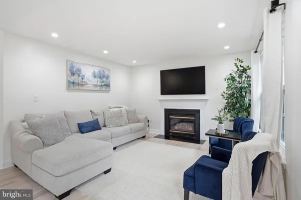 $3,500 | 5710 Ridgedale Drive, Woodbridge, VA 22193