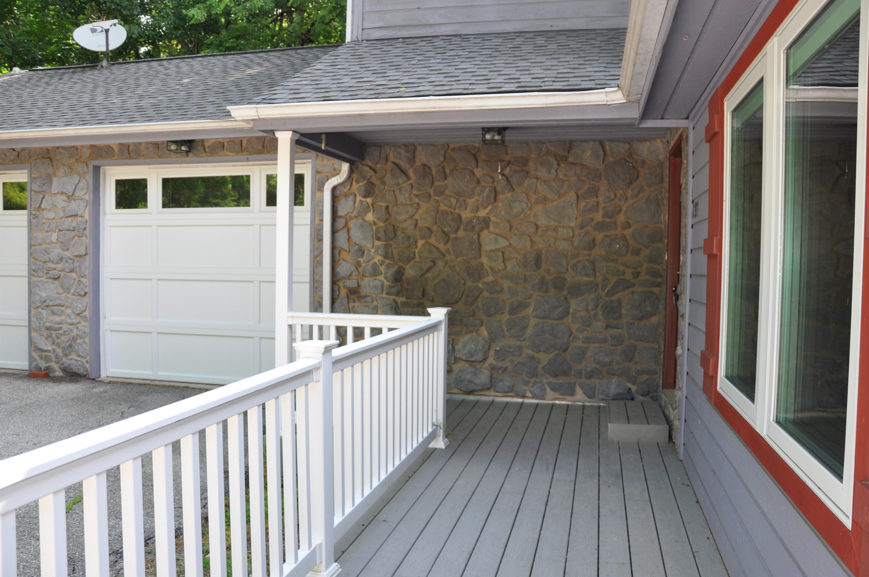 2787 Jeters Chapel Road Vinton, VA 24179 - Photo 22 of 30 DECK