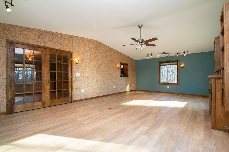 2787 Jeters Chapel Road Vinton, VA 24179 - Photo 7 of 30 FAMILY ROOM