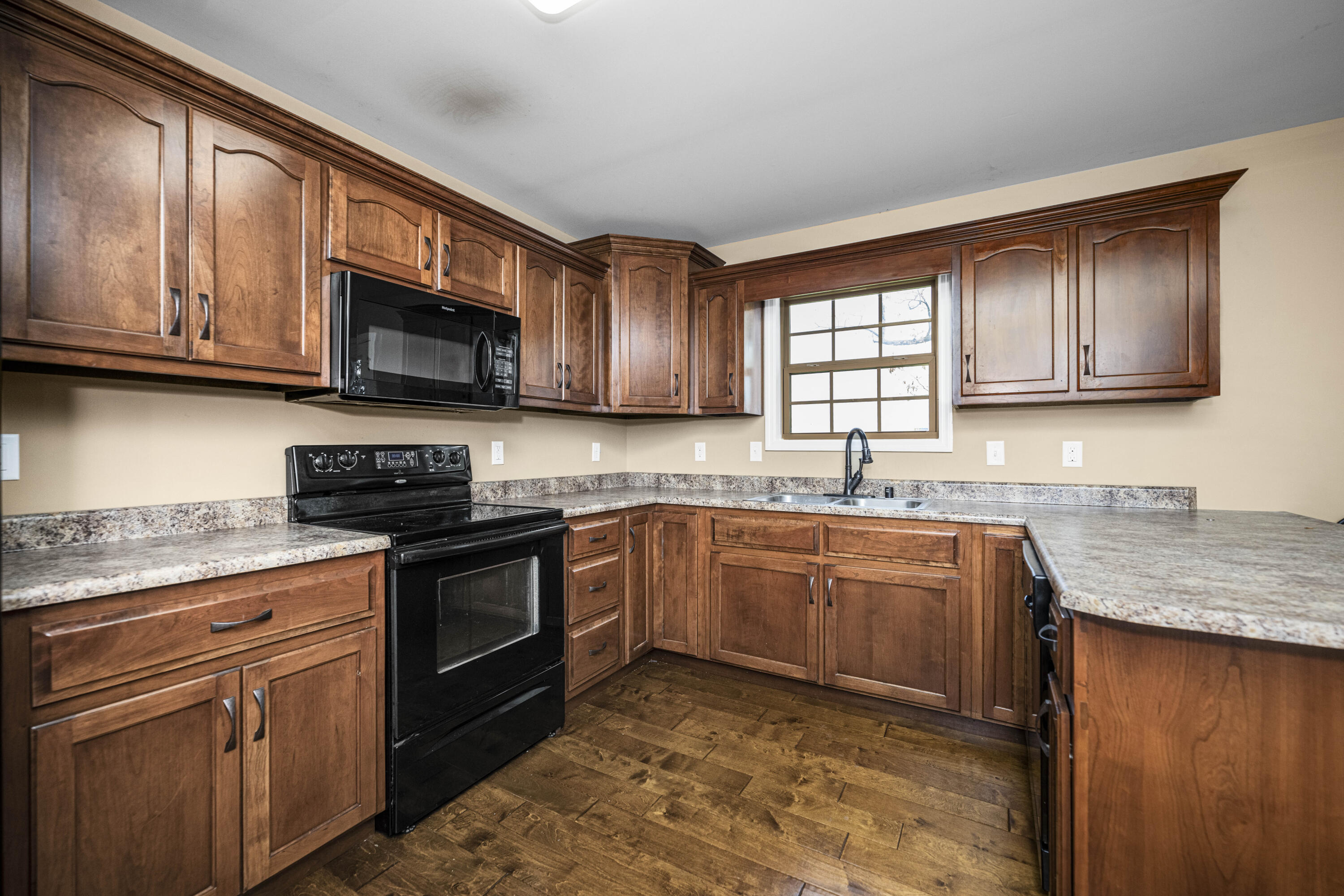 6 Old Wallaceton Road Berea, KY 40403 - Photo 14 of 30 20240808-6-Old-Wallaceton-Rd-tem-014