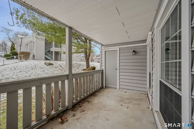 a view of entryway door