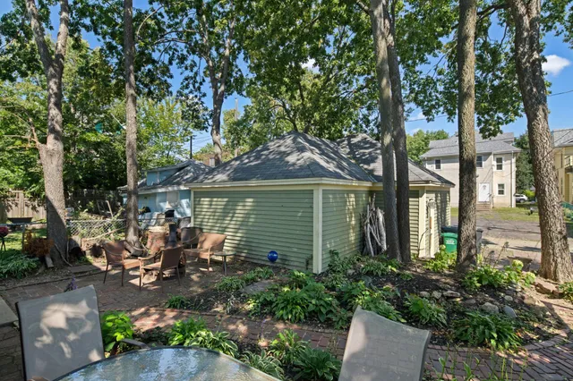 $2,495 | 2713 Garfield Avenue, Unit 1, Minneapolis, MN 55408