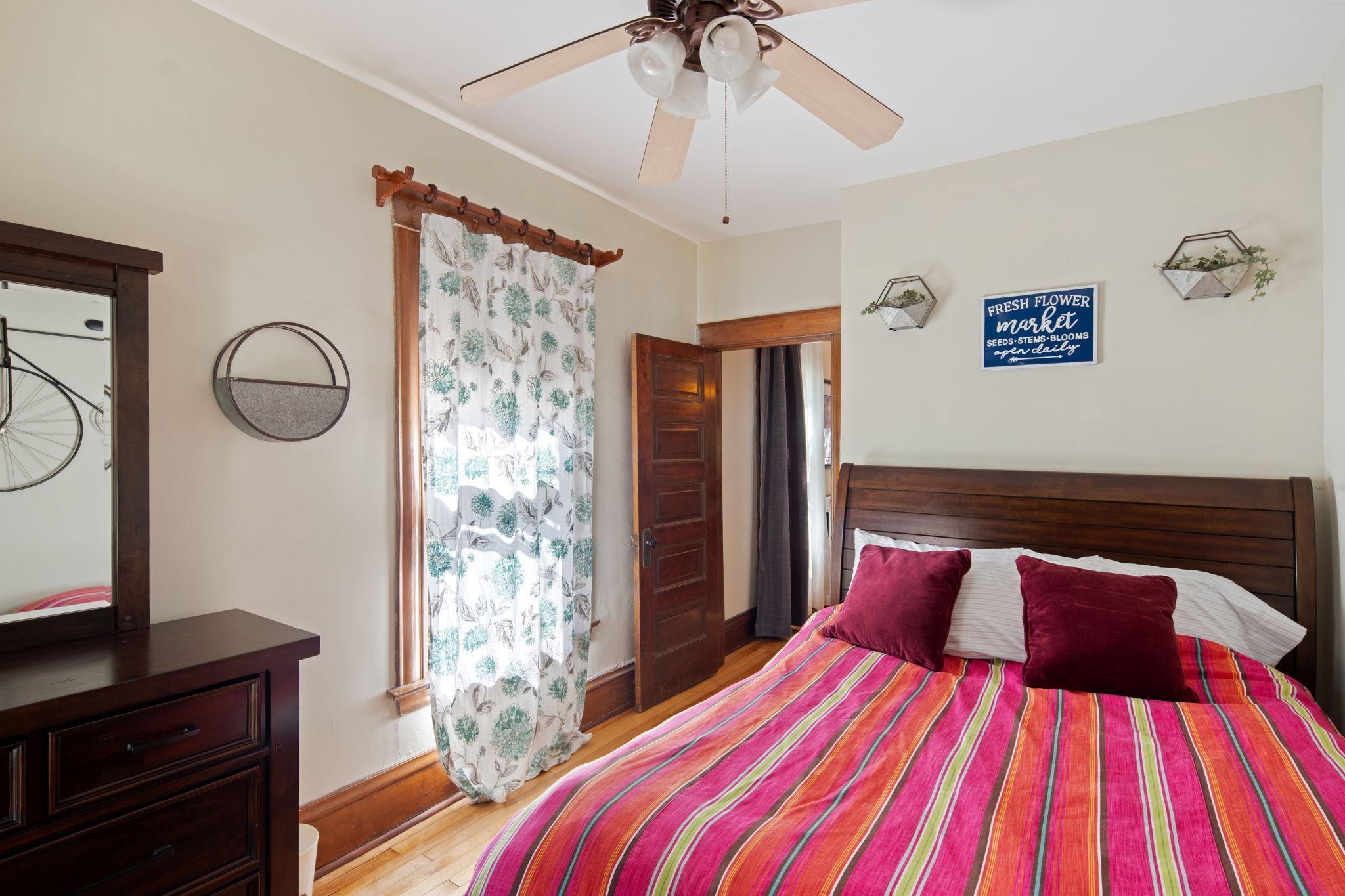 2713 Garfield Avenue, Unit 1 Minneapolis, MN 55408 - Photo 8 of 20