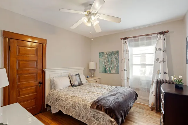 $2,495 | 2713 Garfield Avenue, Unit 1, Minneapolis, MN 55408