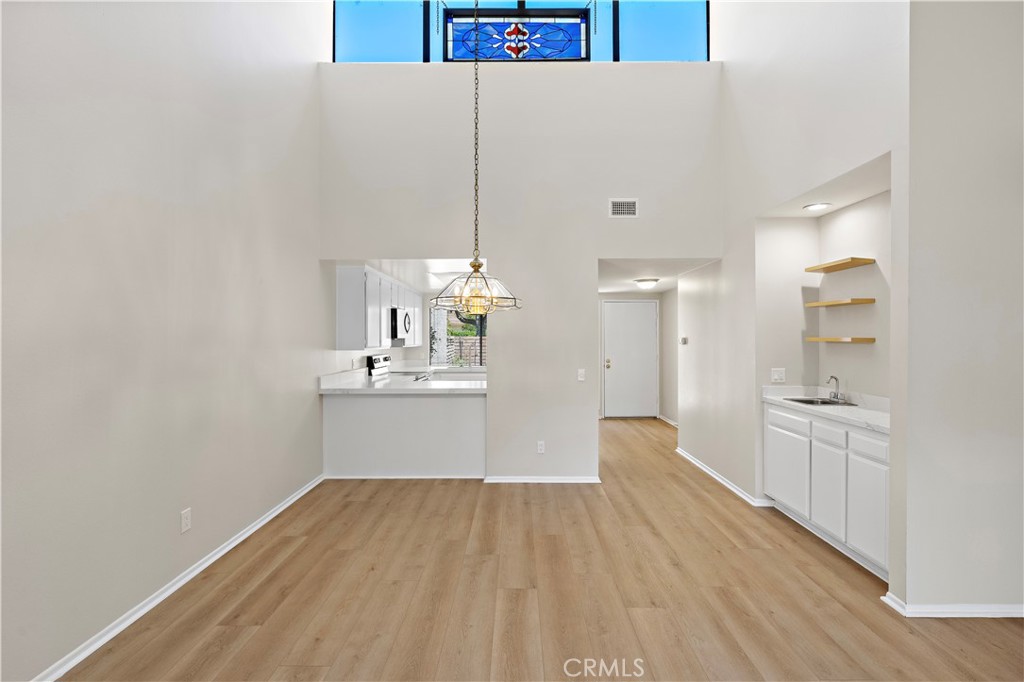 17284 Citron Irvine, CA 92612 - Photo 17 of 21 Living room