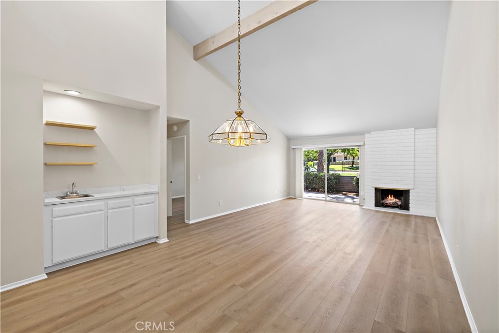 17284 Citron Irvine, CA 92612 - Photo 20 of 21 Living room wet bar