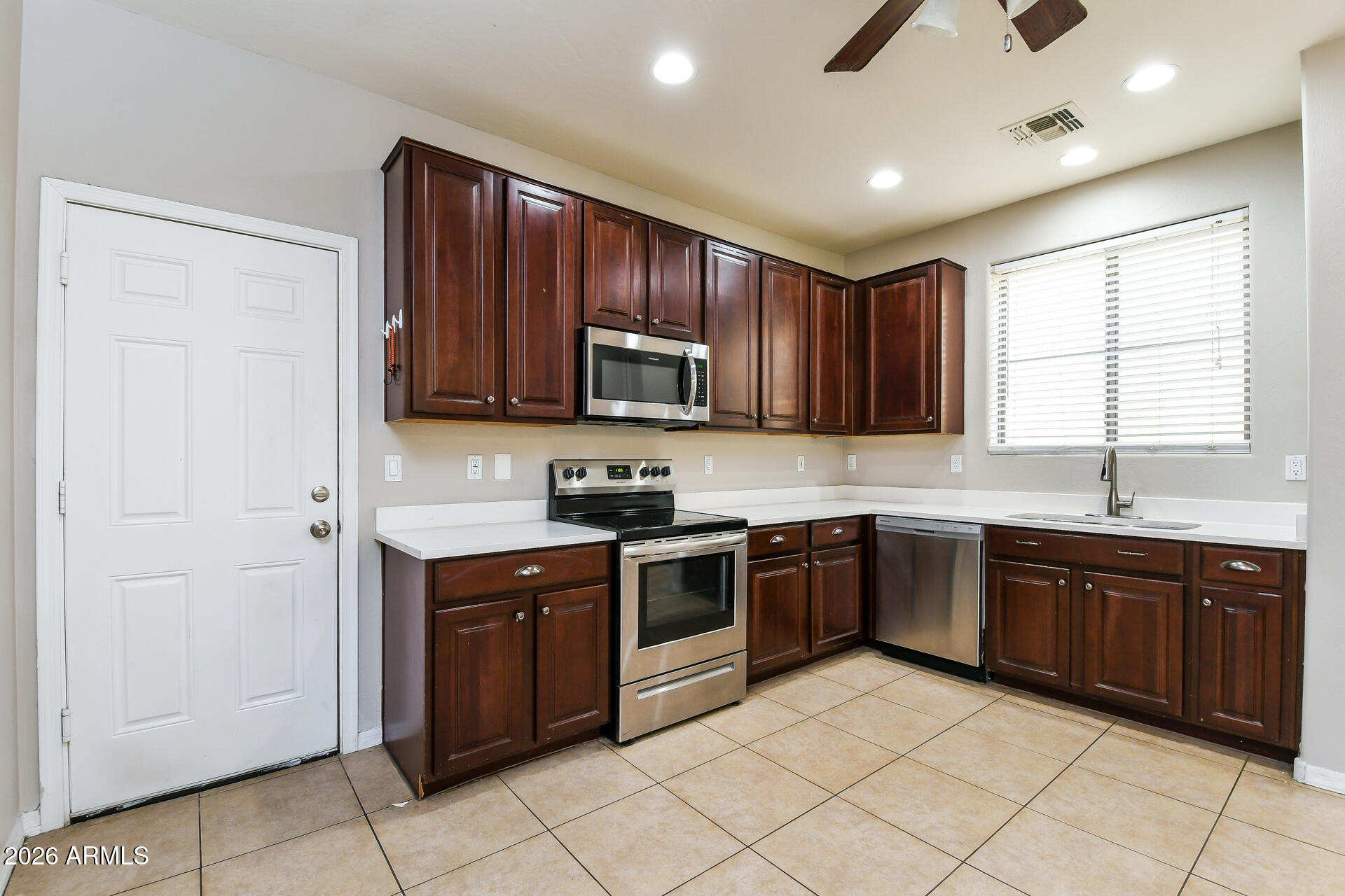 451 South Hawes Road, Unit 18 Mesa, AZ 85208 - Photo 5 of 23