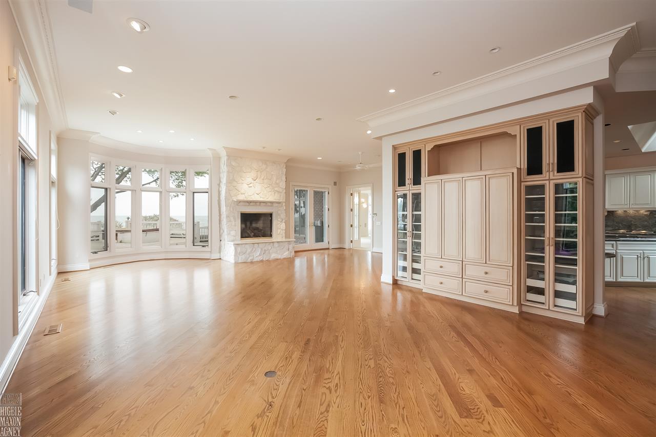 914 Lake Shore Road Grosse Pointe, MI 48236 - Photo 8 of 83 31290716-7.JPG