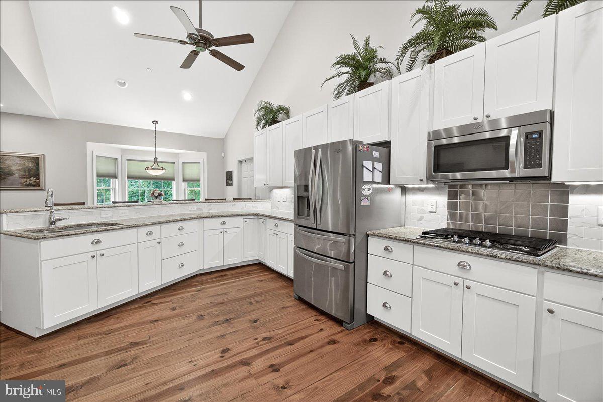2516 Daisy Road Woodbine, MD 21797 - Photo 11 of 78 Modern kitchen with elegant finishes.