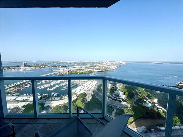 $5,500 | 244 Biscayne Boulevard, Unit 3903, Miami, FL 33132