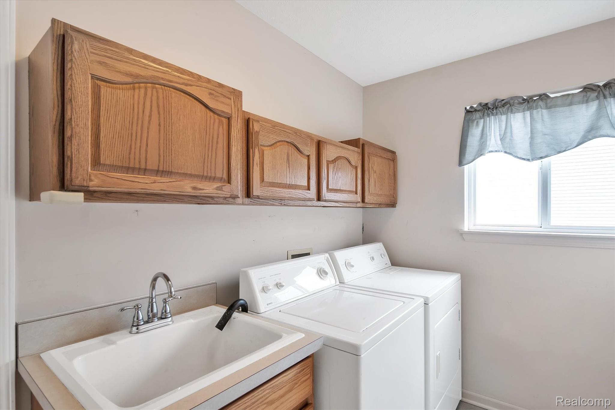 30 Sedum Road Howell, MI 48843 - Photo 26 of 50 27-30-Sedum-Rd-WindowStill-Real-Estate-Photography-27.jpg