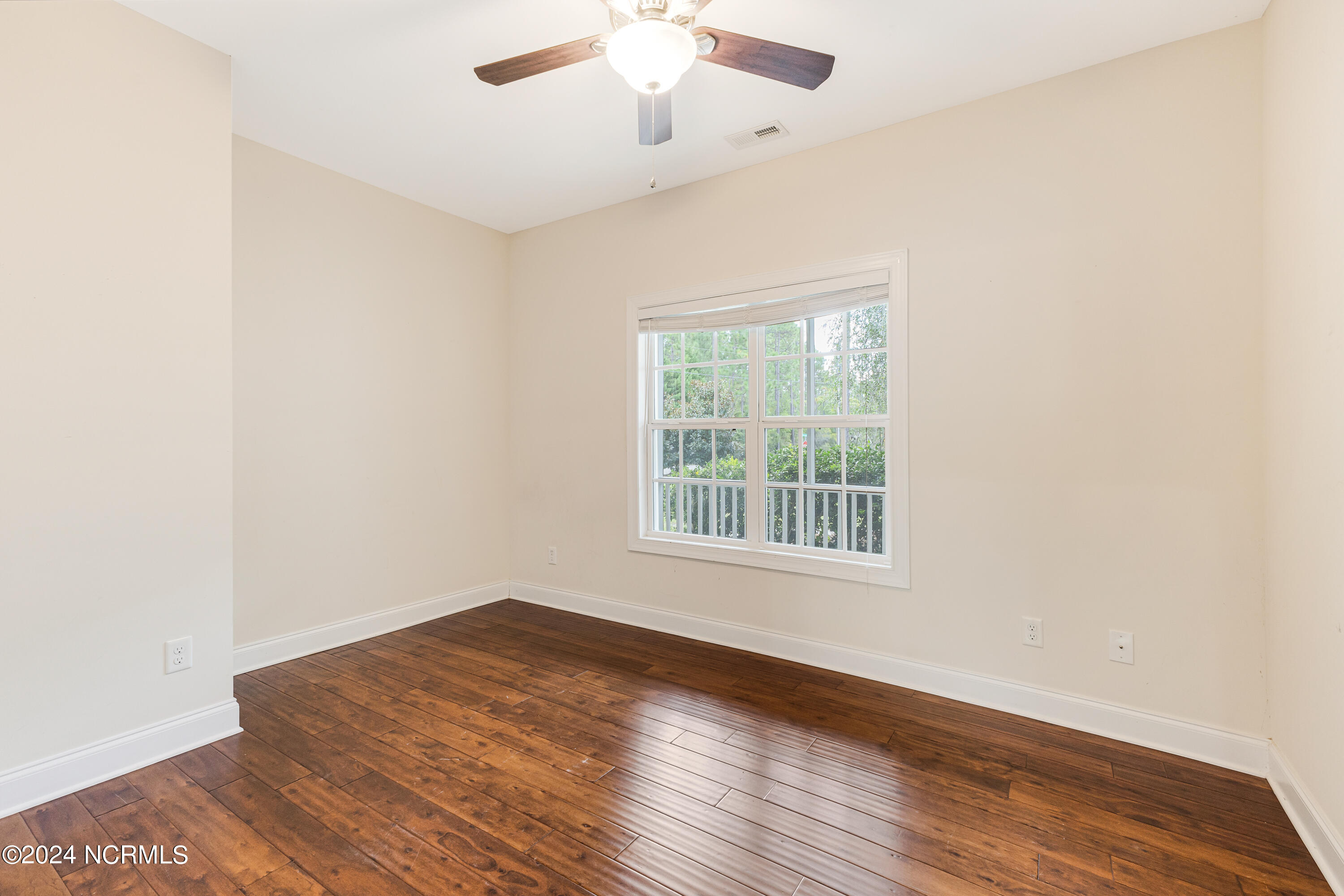 300 Hickory Road Southport, NC 28461 - Photo 21 of 34 Office