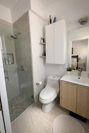 $3,200 | 701 Meridian Avenue, Unit 4, Miami Beach, FL 33139