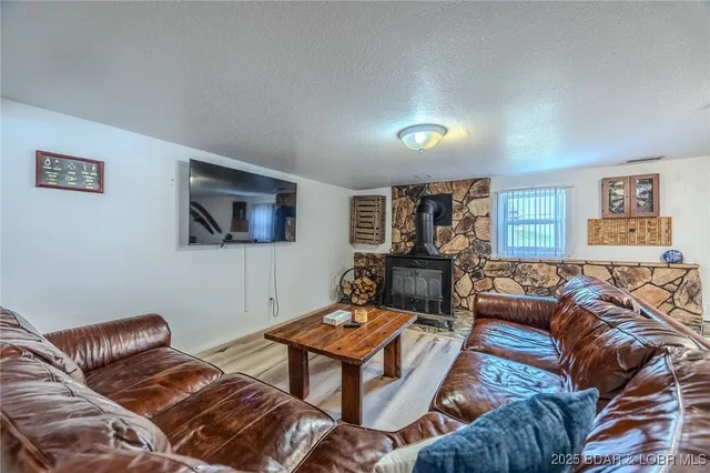 $599,000 | 31074 Viewside Drive, Rocky Mount, MO 65072