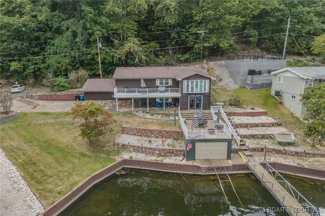 $575,000 | 31074 Viewside Drive, Rocky Mount, MO 65072