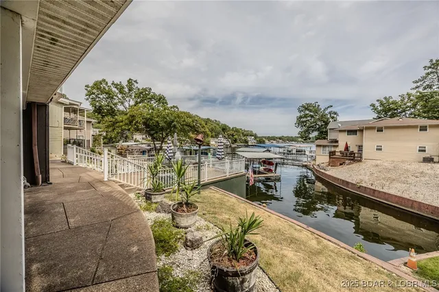 $575,000 | 31074 Viewside Drive, Rocky Mount, MO 65072