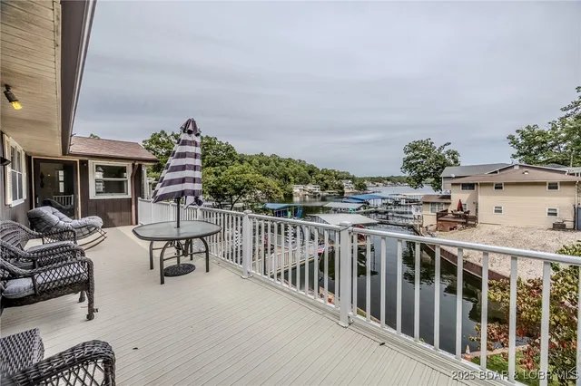 $575,000 | 31074 Viewside Drive, Rocky Mount, MO 65072