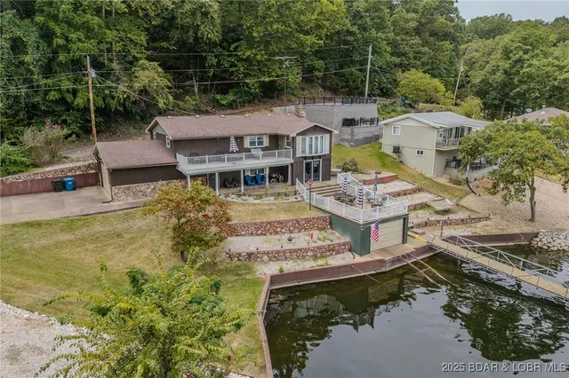 $575,000 | 31074 Viewside Drive, Rocky Mount, MO 65072