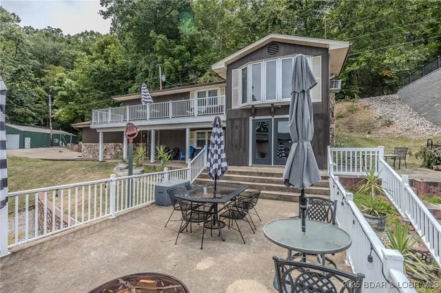 $575,000 | 31074 Viewside Drive, Rocky Mount, MO 65072