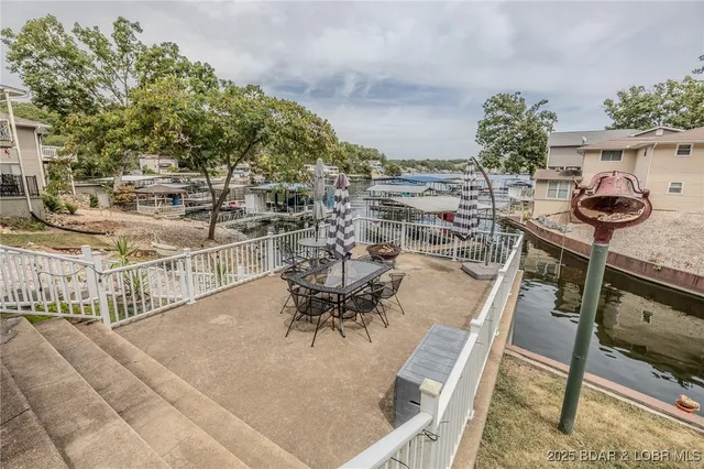 $575,000 | 31074 Viewside Drive, Rocky Mount, MO 65072