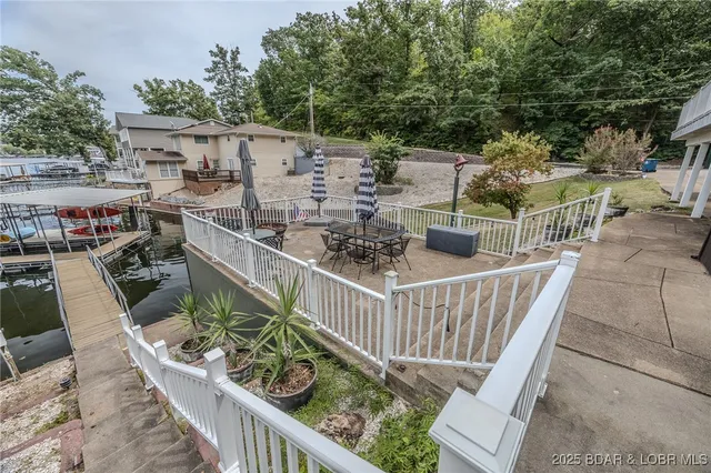 $575,000 | 31074 Viewside Drive, Rocky Mount, MO 65072