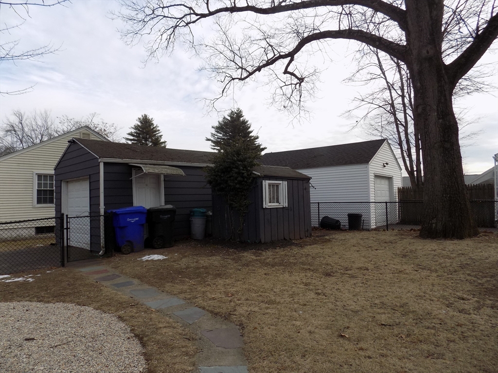 25 Ivan Street Springfield, MA 01104 - Photo 11 of 42 Gallery Image 11