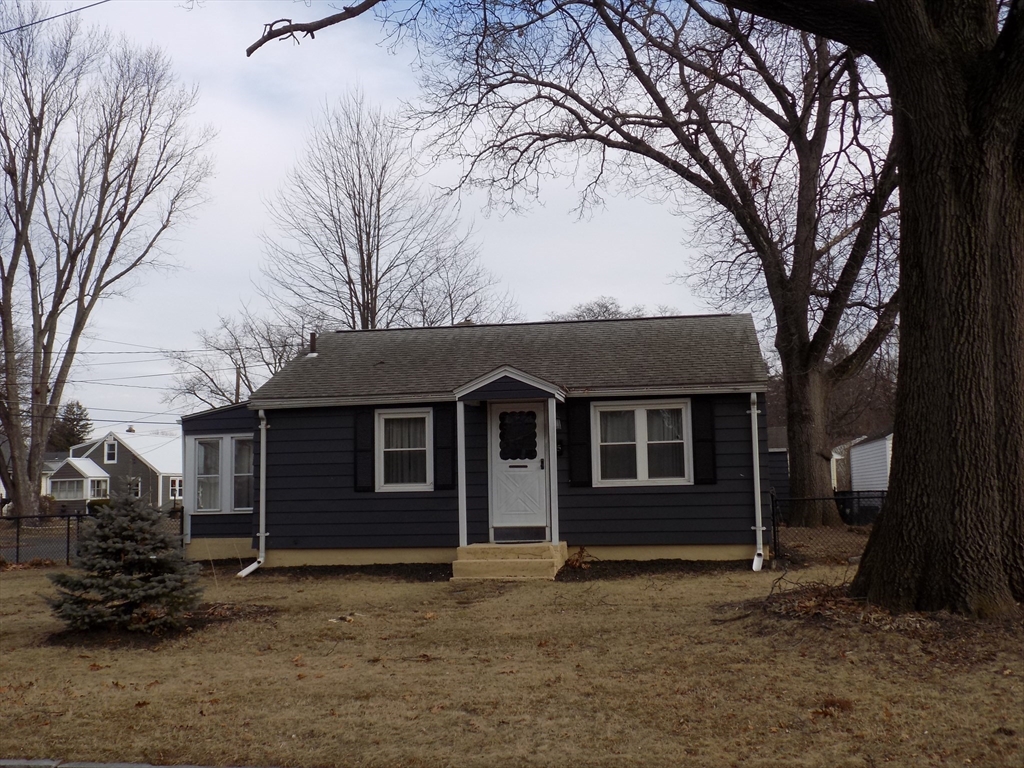25 Ivan Street Springfield, MA 01104 - Photo 3 of 42 Gallery Image 3