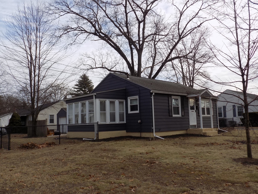 25 Ivan Street Springfield, MA 01104 - Photo 6 of 42 Gallery Image 6