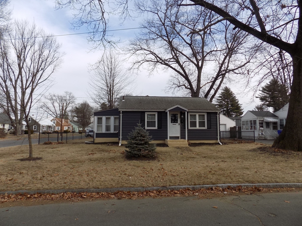 25 Ivan Street Springfield, MA 01104 - Photo 7 of 42 Gallery Image 7