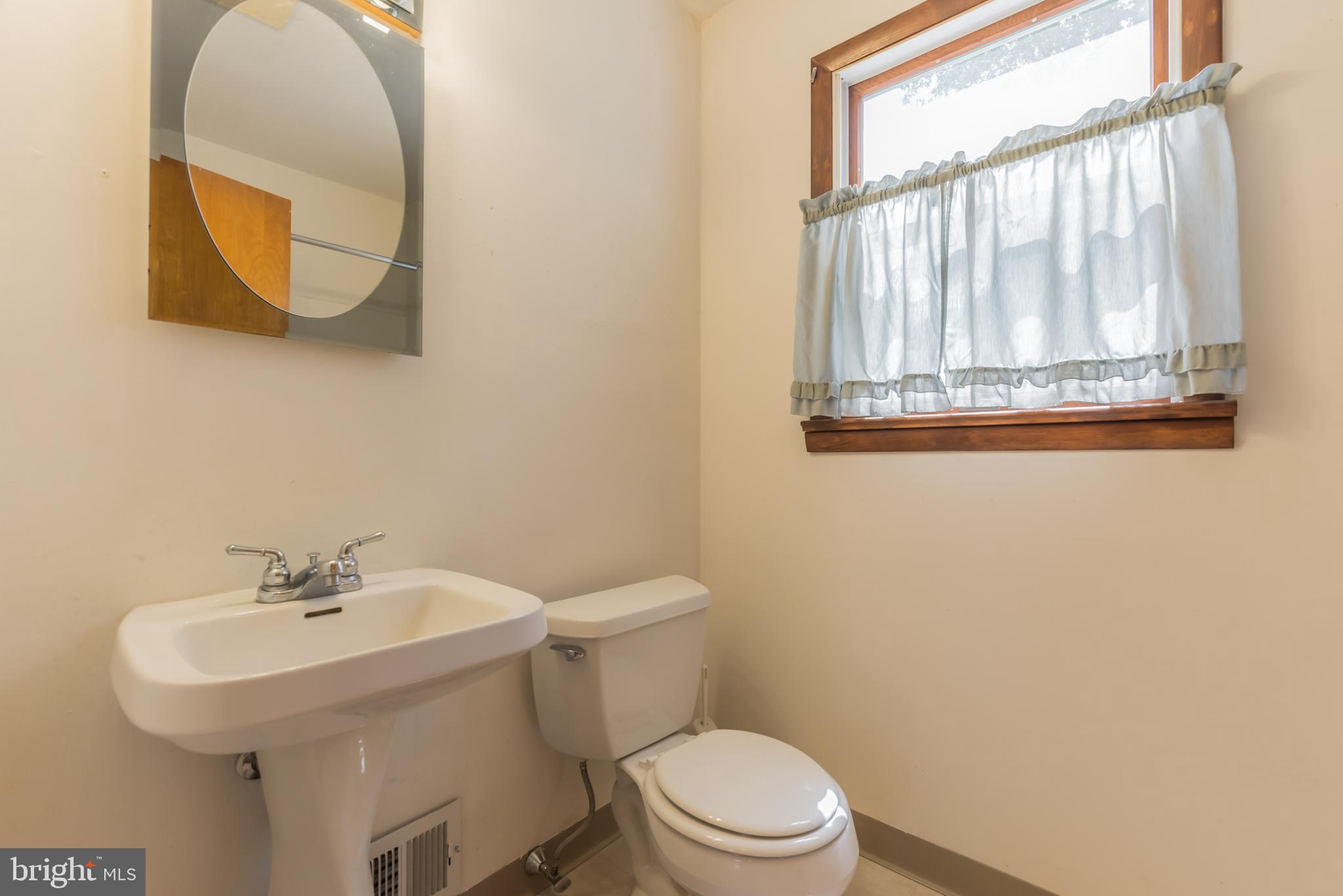 464 Adrian Road Collegeville, PA 19426 - Photo 14 of 28 Gallery Image 14