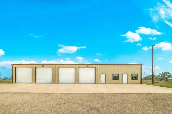 $2,499,000 | 170 Goose Landing Way, Harper, TX 78631