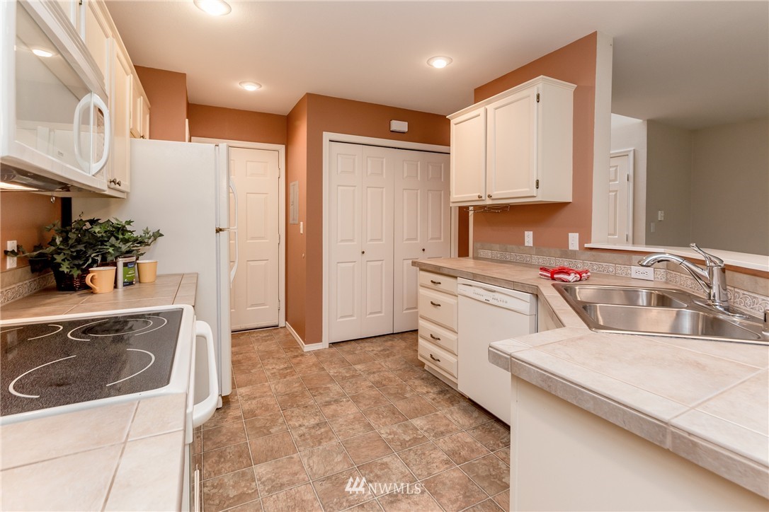 23107 15th Avenue Southeast, Unit C5 Bothell, WA 98021 - Photo 13 of 25