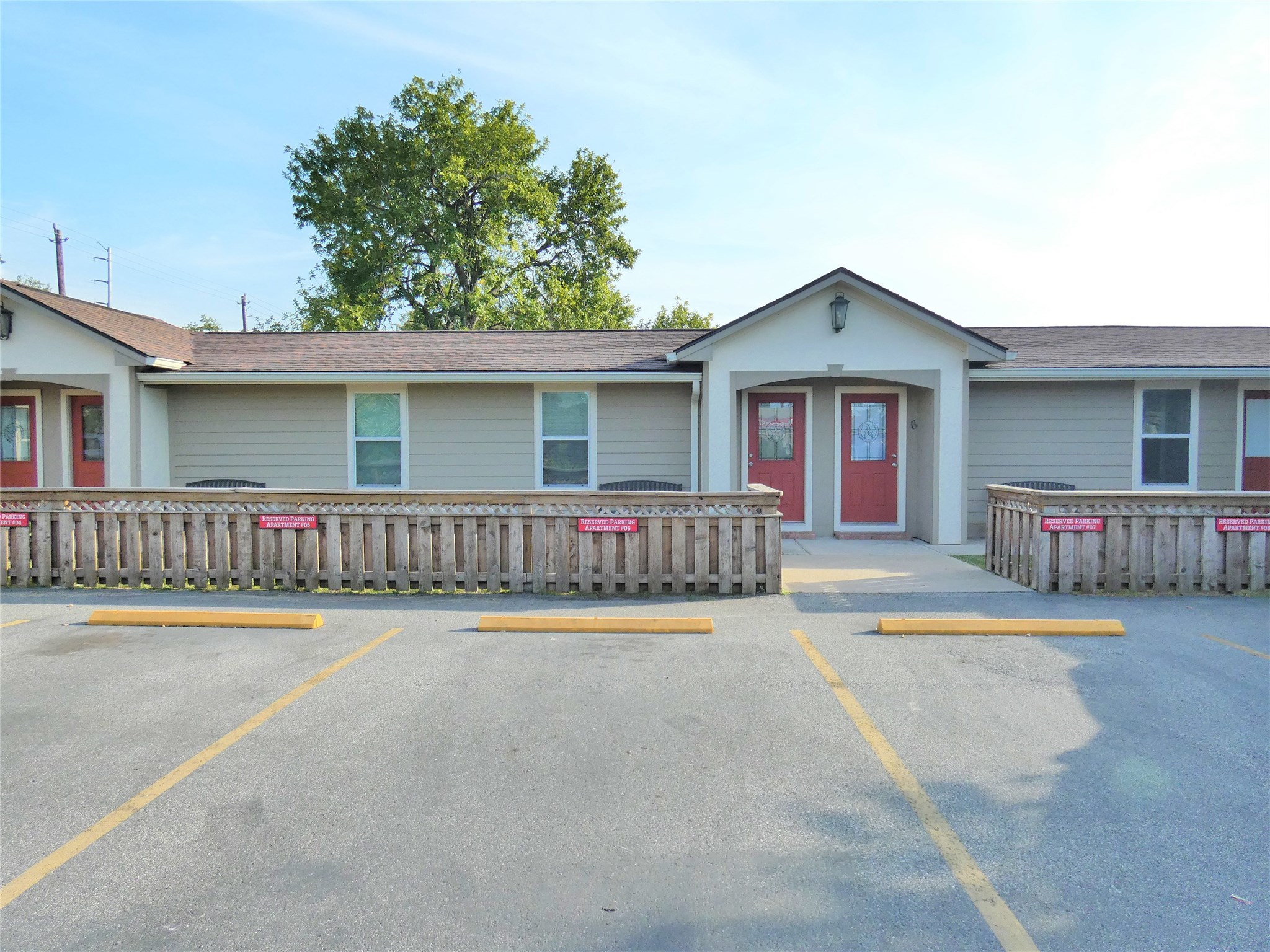 507 Houston Street, Unit 4 Rosenberg, TX 77471 - Photo 3 of 27 a view of a house with wooden floor and a yard