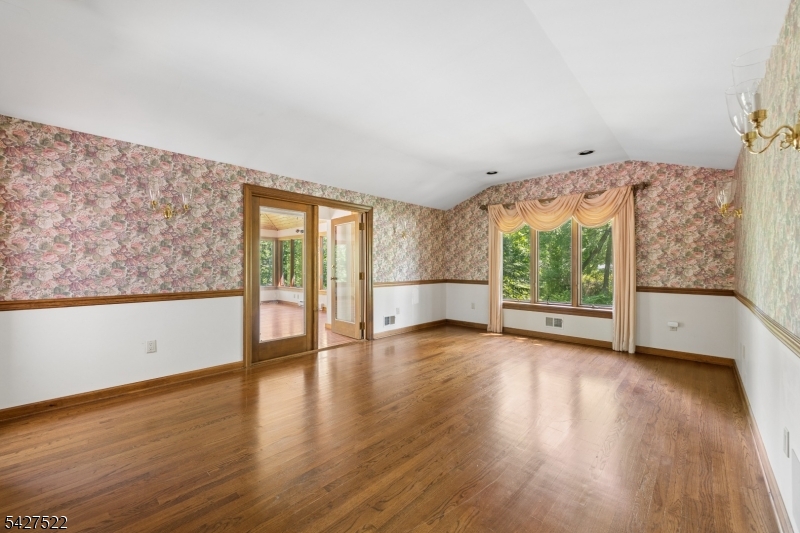 7 Horseshoe Road Whitehouse Station, NJ 08889 - Photo 27 of 47