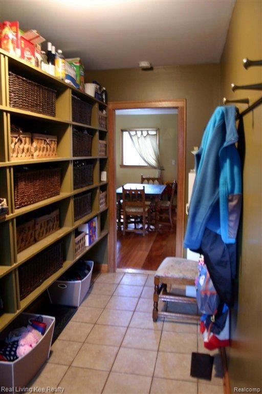 3660 Alida Avenue Rochester, MI 48309 - Photo 16 of 24 mudroom and pantry.jpg